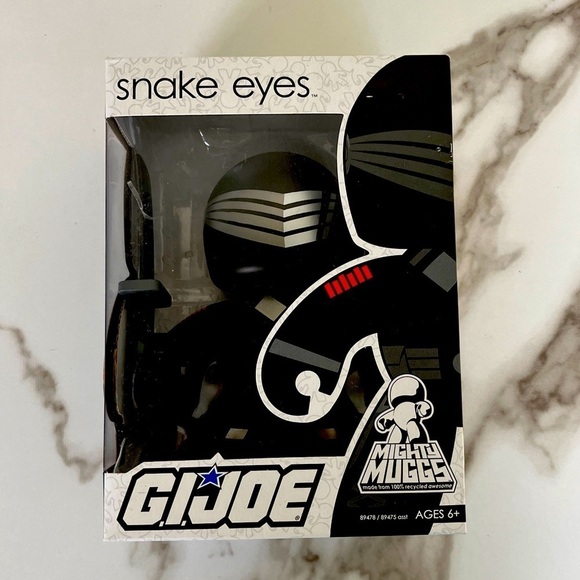 Hasbro Mighty Muggs G.I.Joe Snake Eyes Machine Gun Sword NEW Figure Collectible - Picture 1 of 9